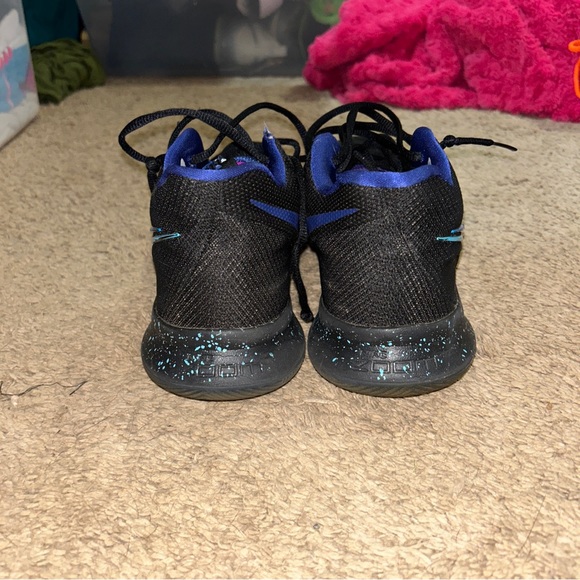 Nike Kyrie 3 2017 Flip the Switch - Picture 4 of 6